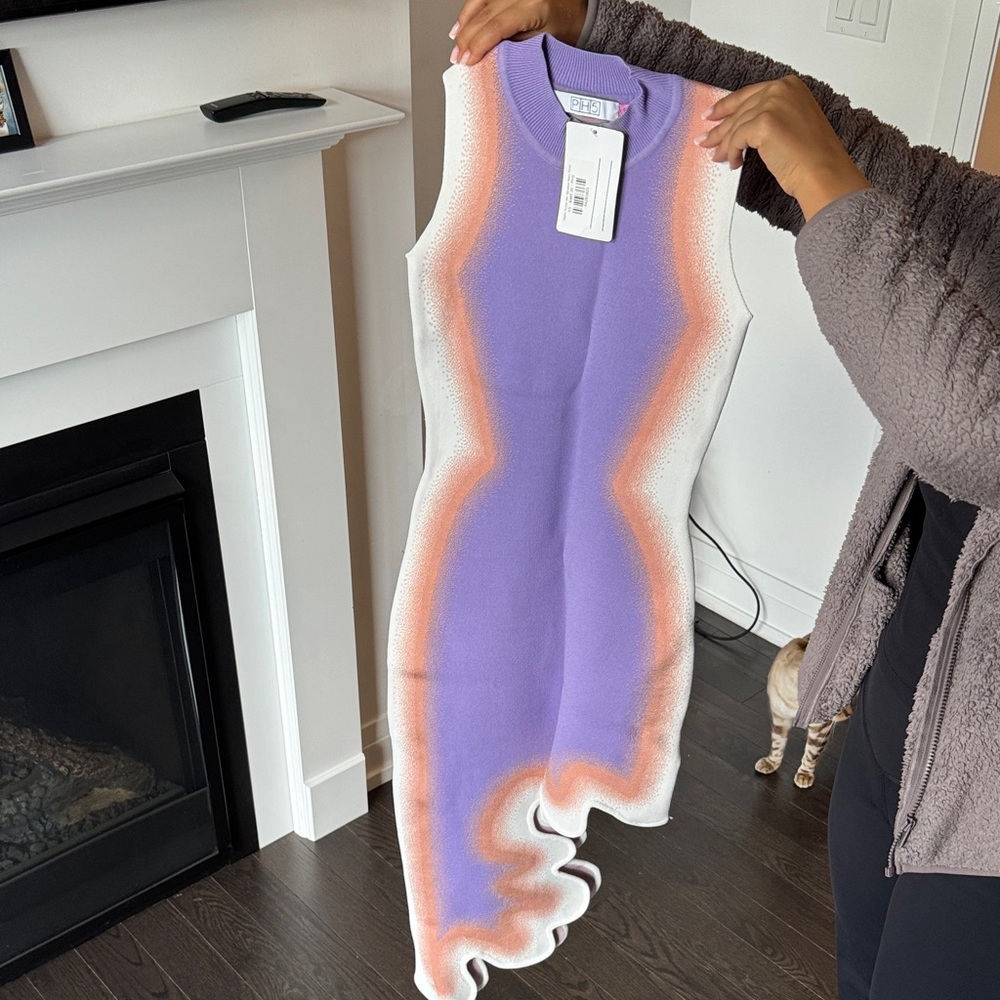 PH5 - Mia Signature Wavy Dress In Spray Print